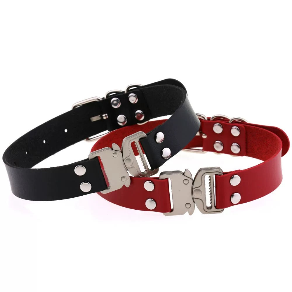 Y2K Punk Buckle Choker – Industrial Subculture Collar for Baddies