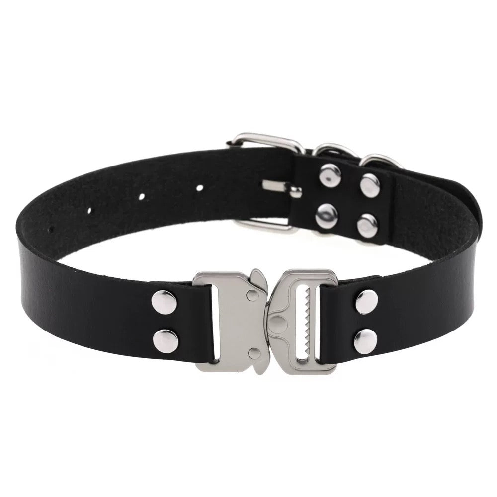 Y2K Punk Buckle Choker – Industrial Subculture Collar for Baddies