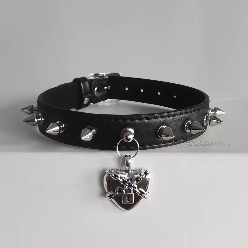 Spike Heart Lock Gothic Choker product image