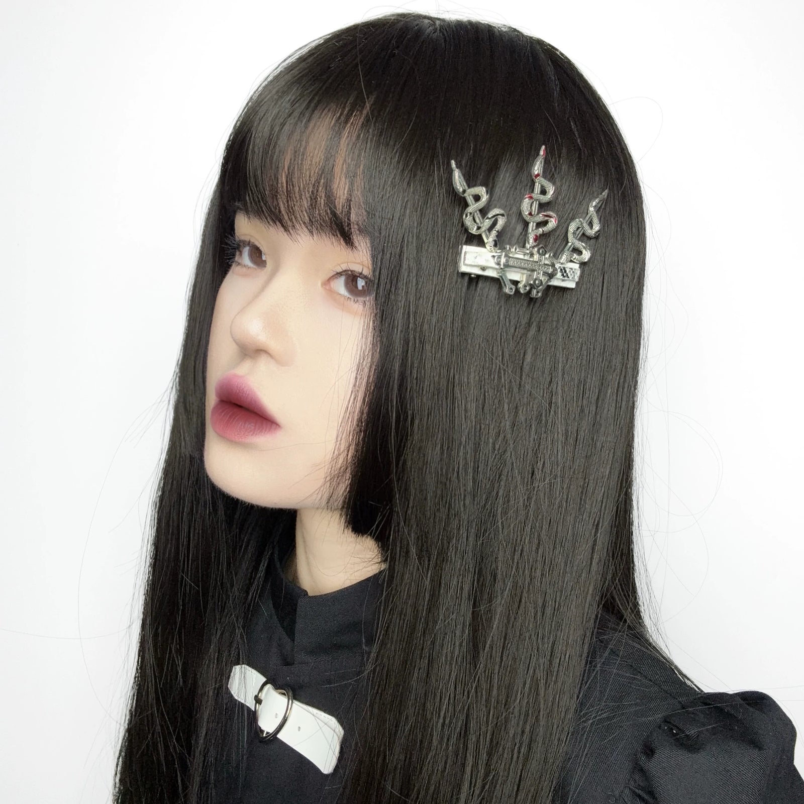 Sweet Dark Cross Snake Faux Leather Hair Clip image 3