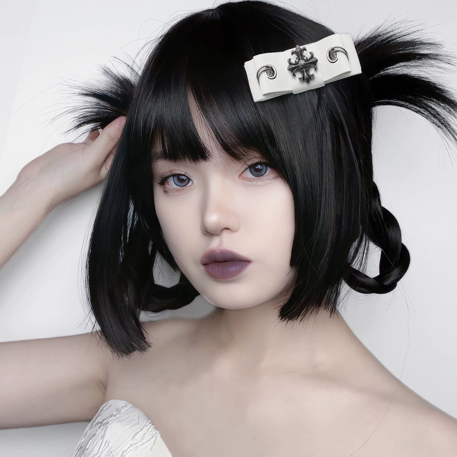 Punk Cross Bow Faux Leather Hair Clip image 4