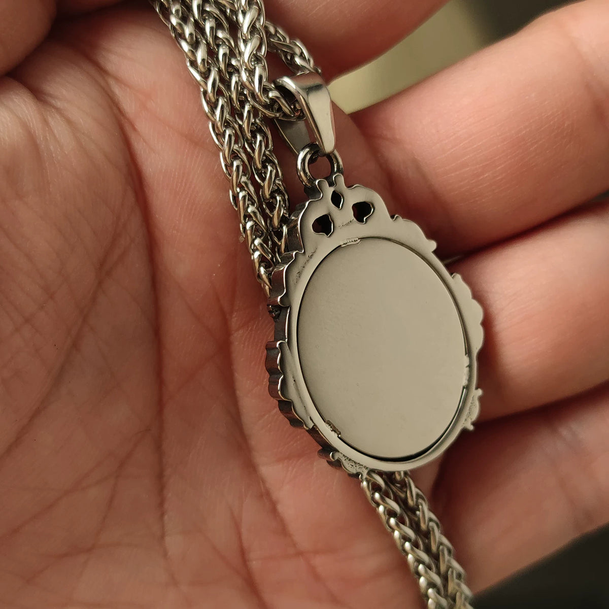 angel versus demon pendant image 13