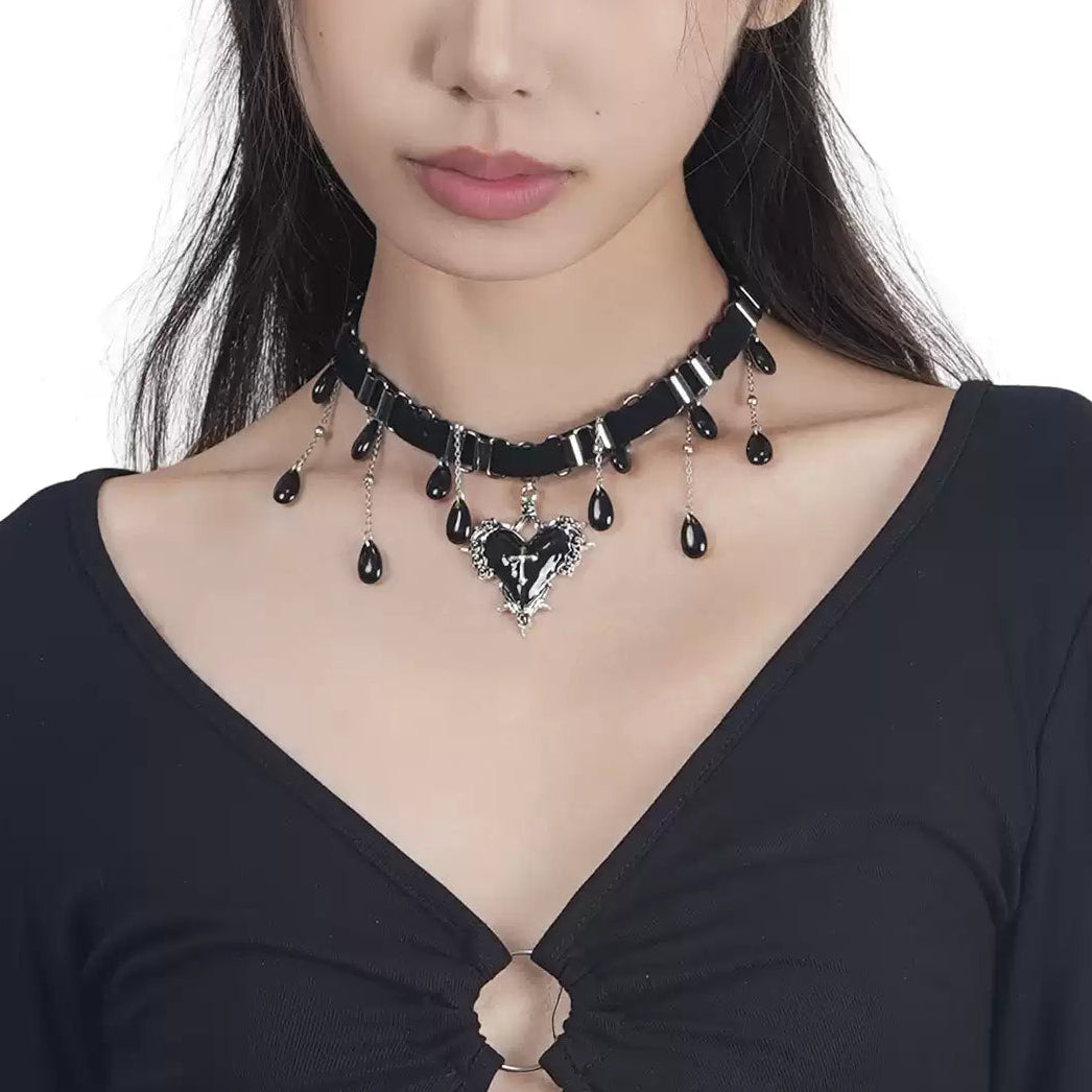 black heart drop choker image 2