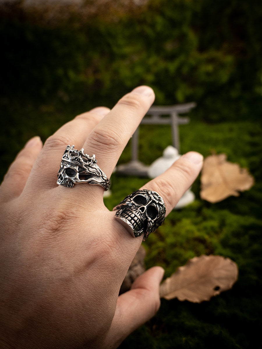Undead Monarch Skull Ring product image 7