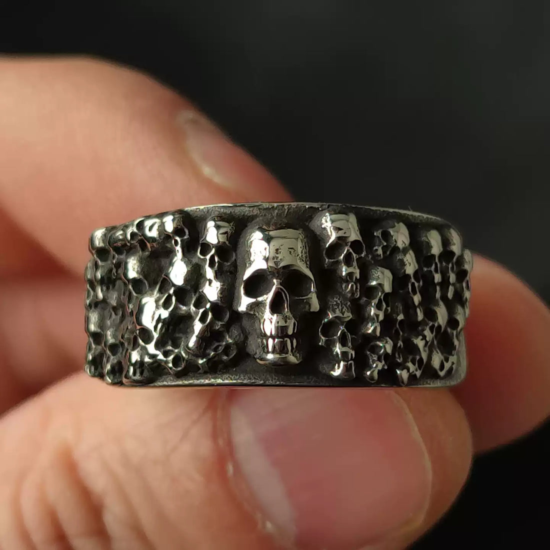 Inferno Skull-Cast Gothic Ring back closure view