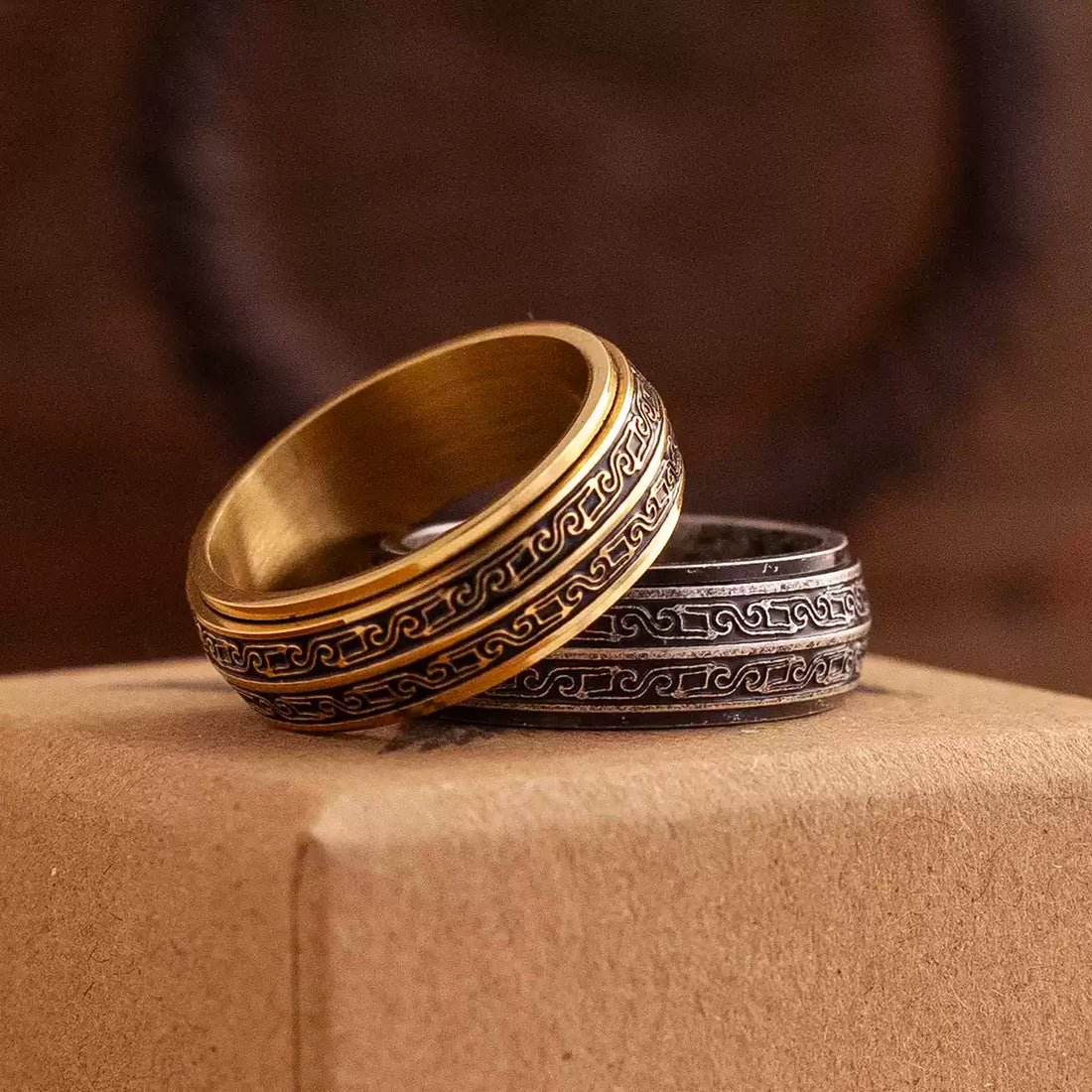 Endless Thundercloud Spinner Ring front view