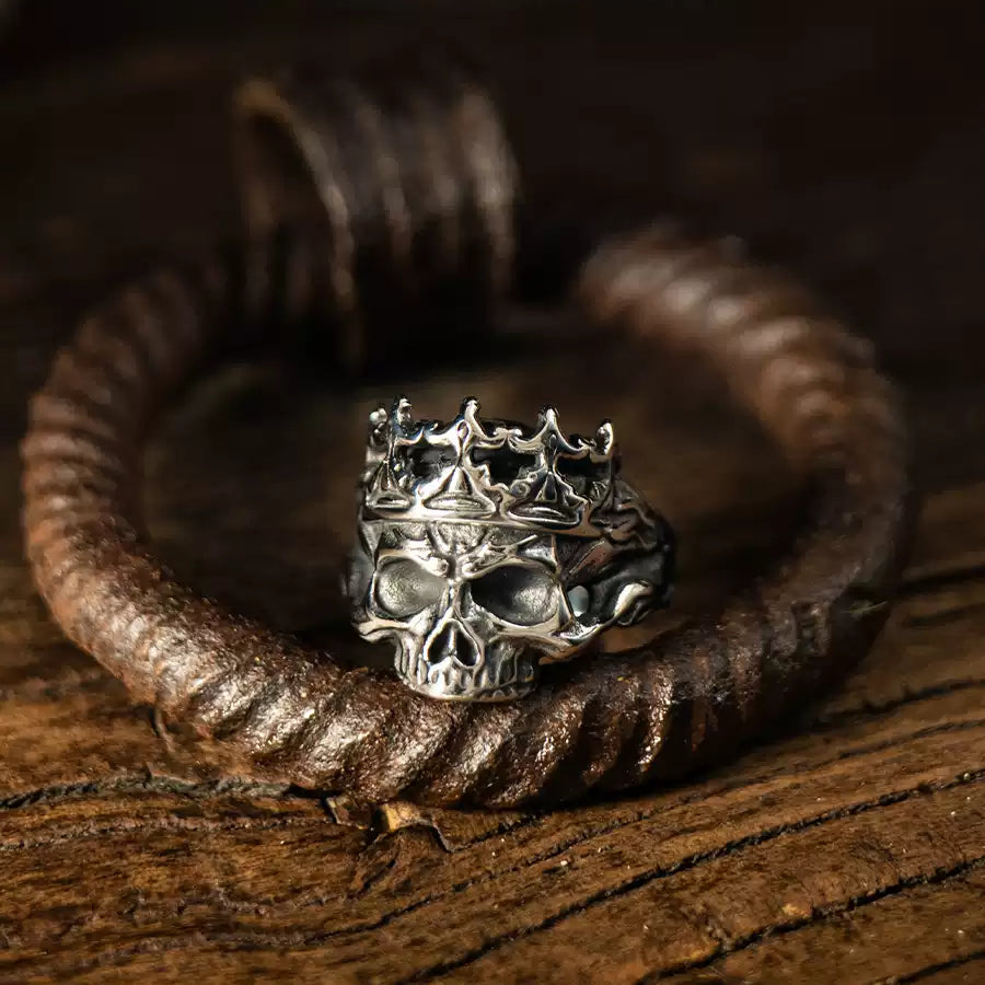 Undead Monarch Skull Ring back closure view