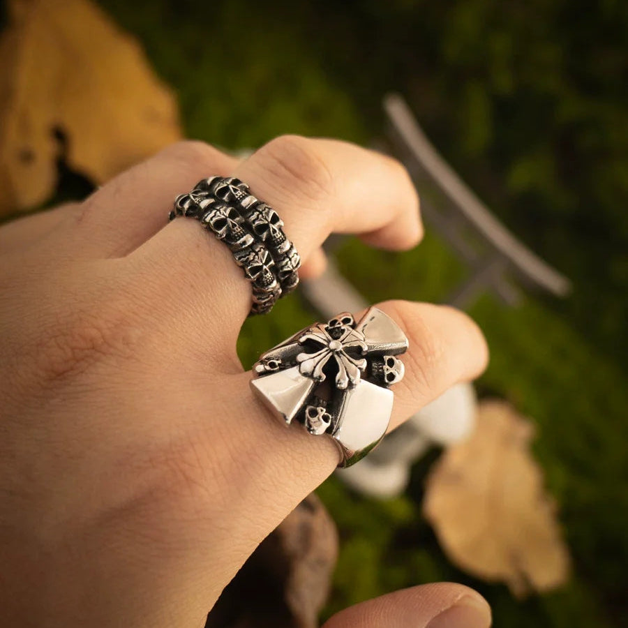 Medieval Cross Knight Signet Ring detail view